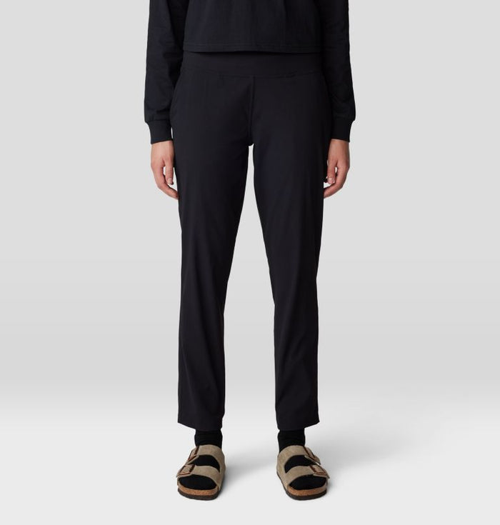 Black ankle-length pants with tapered fit and elastic cuffs, front view on model