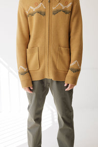 Men's full-zip knit cardigan sweater with mountain intarsia pattern and front patch pockets