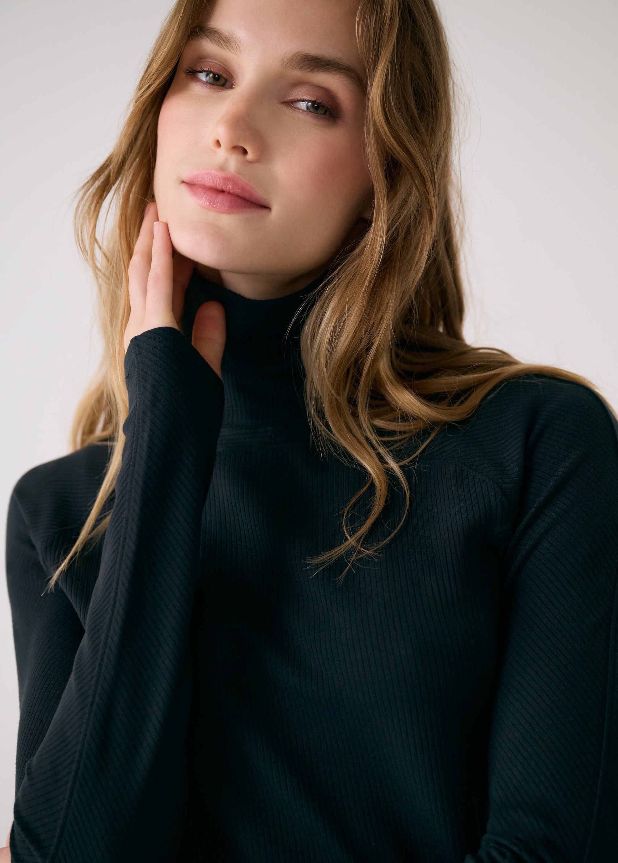 W's Traverse Turtleneck