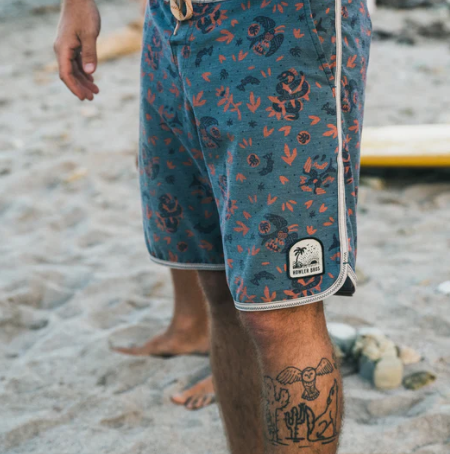 Howler Brothers Ms Bruja Boardshorts Flower Power : Cocoa
