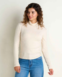 Women's ribbed turtleneck long-sleeve top in cream, fitted silhouette, front view on model