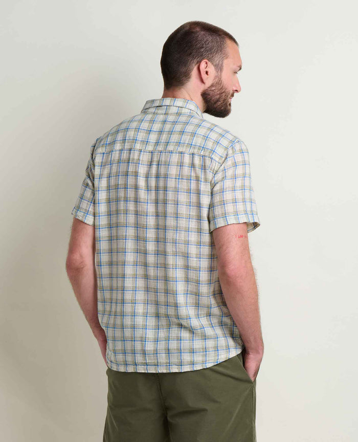 Men's short-sleeve plaid shirt in light blue pattern, back view on model